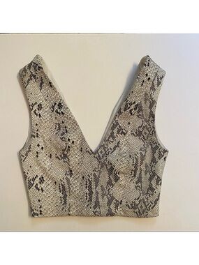 FAITH IN LOVE CROP TOP BLACK WHITE REPTILE PRINT V-FRONT AND V-BACK SIZE 6 XS